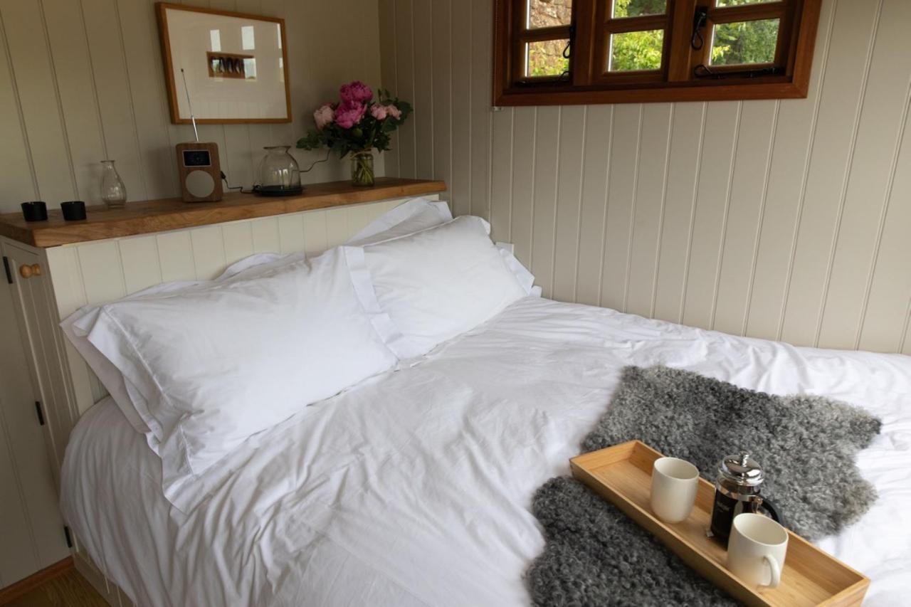 Luxury, Rural Shepherds Hut With Hot Tub Nr Bath Bristol Extérieur photo