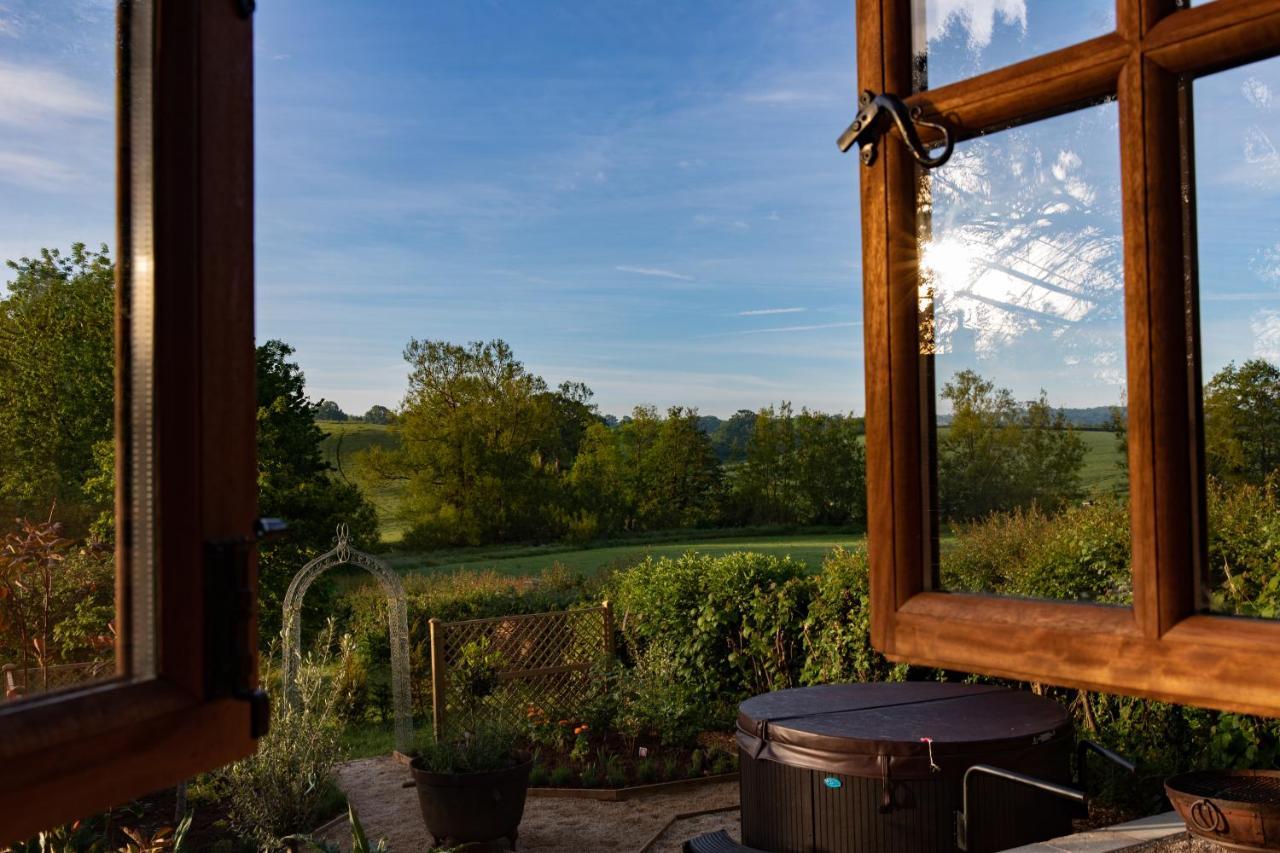 Luxury, Rural Shepherds Hut With Hot Tub Nr Bath Bristol Extérieur photo